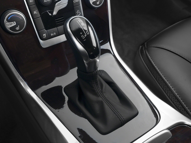 2016 Volvo XC70 T5 Drive-E Premier