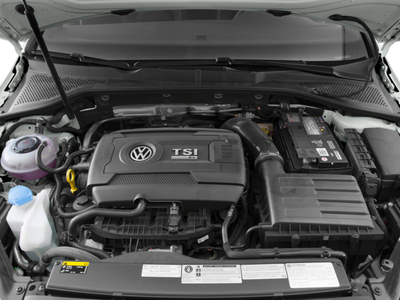 2018 Volkswagen Golf R 2.0T w/DCC & Navigation