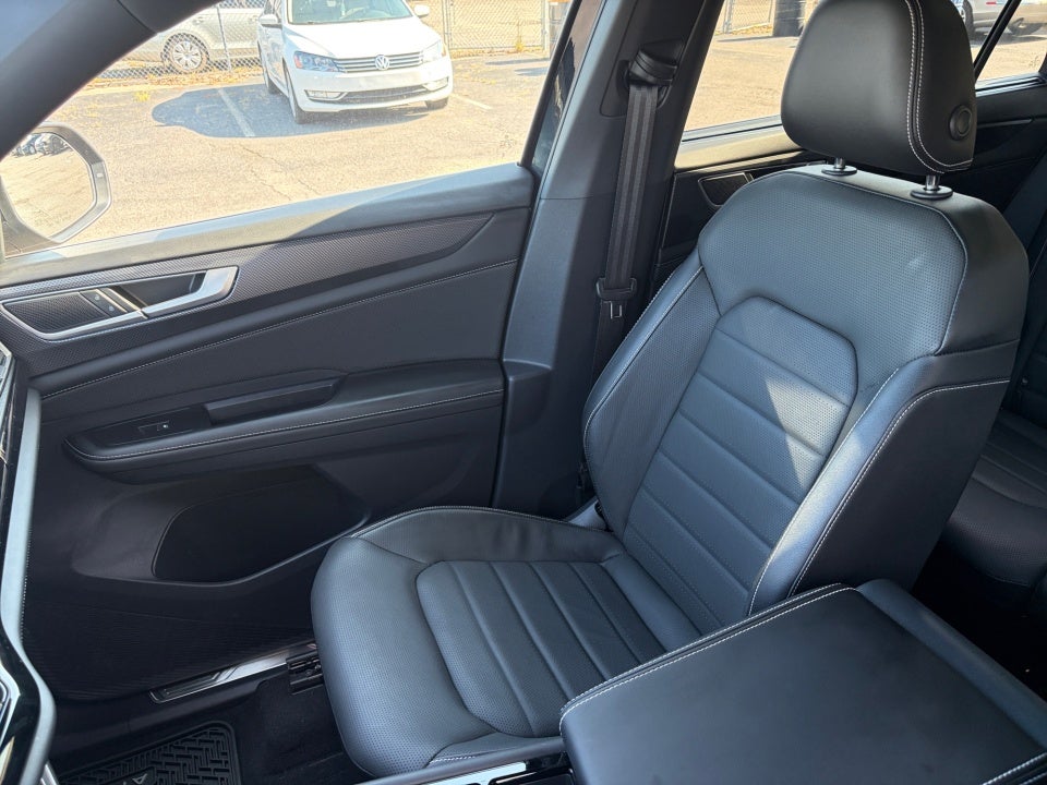 2024 Volkswagen Atlas Cross Sport 2.0T SEL R-Line