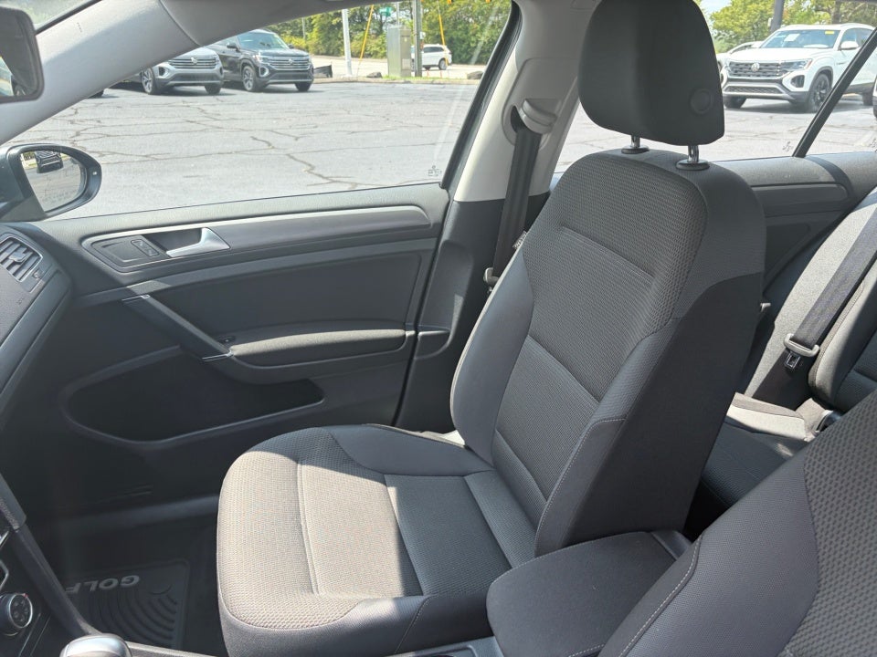 2018 Volkswagen Golf SportWagen S