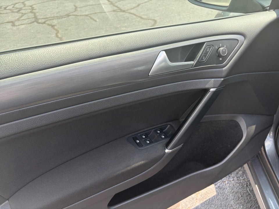 2018 Volkswagen Golf SportWagen S