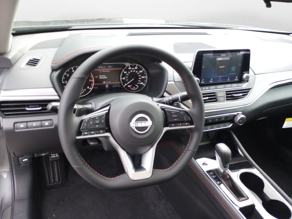 2025 Nissan Altima SR FWD