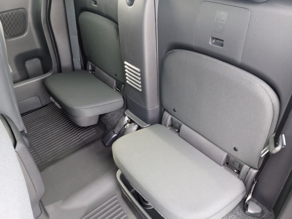 2025 Nissan Frontier King Cab SV 4x2