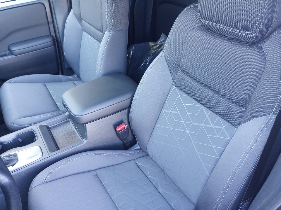 2025 Nissan Frontier King Cab SV 4x2