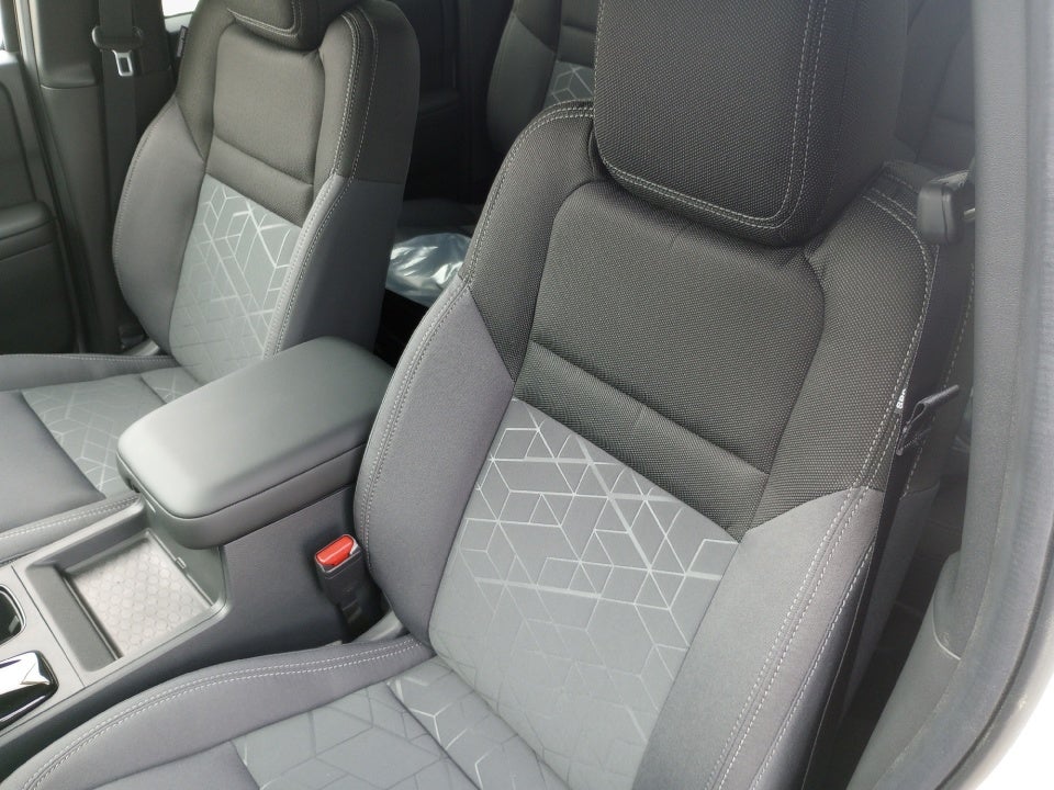 2026 Nissan Frontier Crew Cab SV 4x2