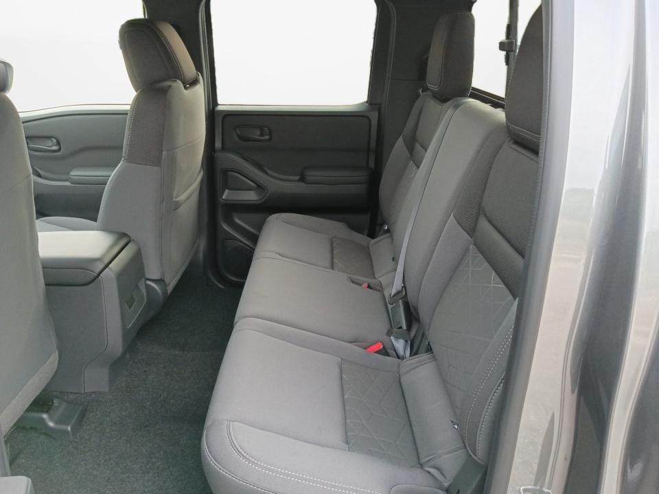 2027 Nissan Frontier SV
