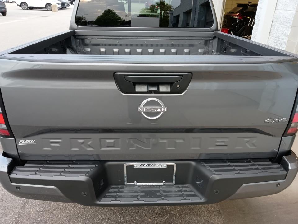 2027 Nissan Frontier SV