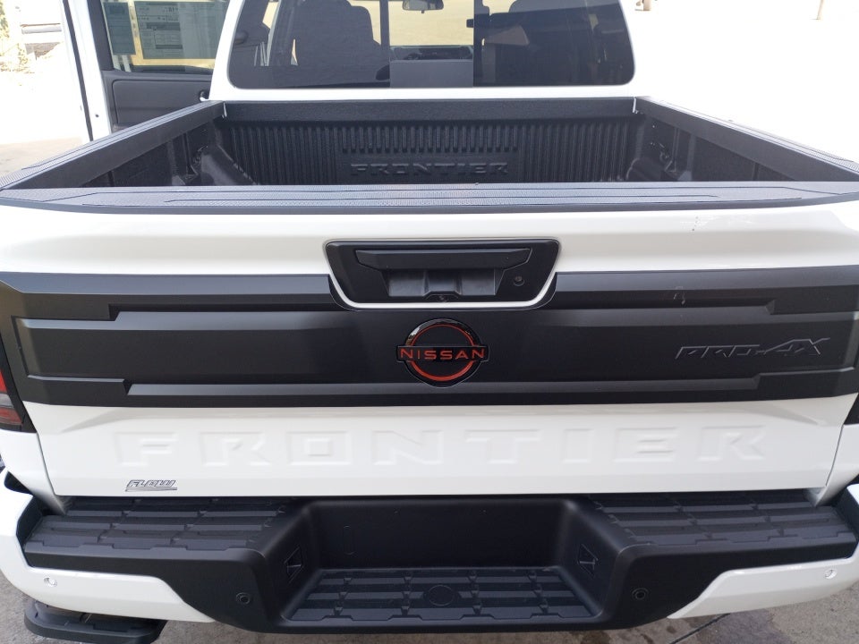 2025 Nissan Frontier Crew Cab PRO-4X 4x4