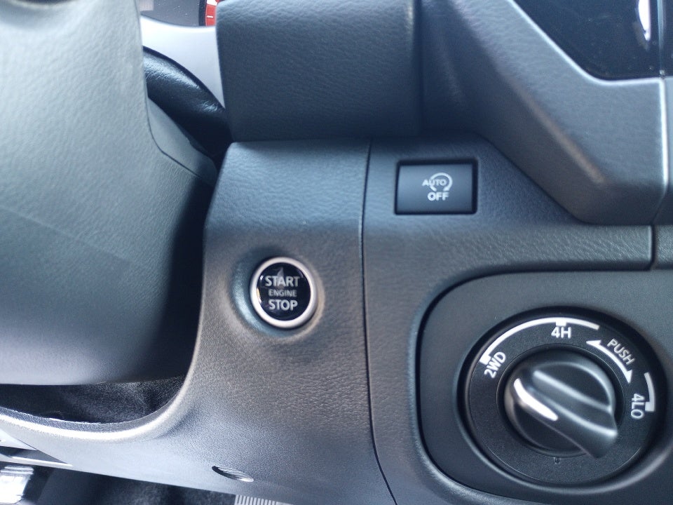 2025 Nissan Frontier Crew Cab PRO-4X 4x4