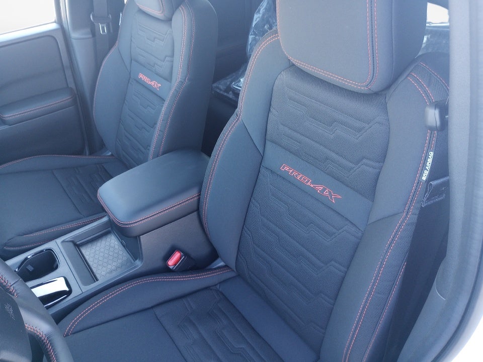 2025 Nissan Frontier Crew Cab PRO-4X 4x4