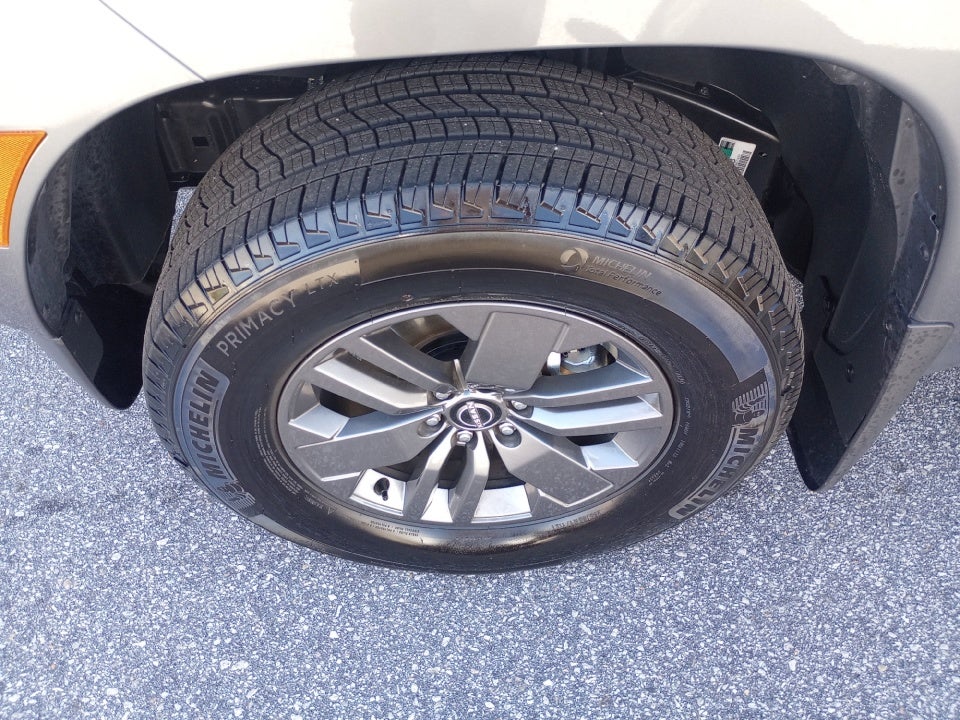 2025 Nissan Frontier SV