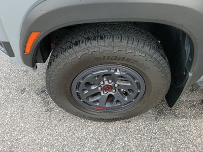 2025 Nissan Frontier Crew Cab PRO-4X 4x4