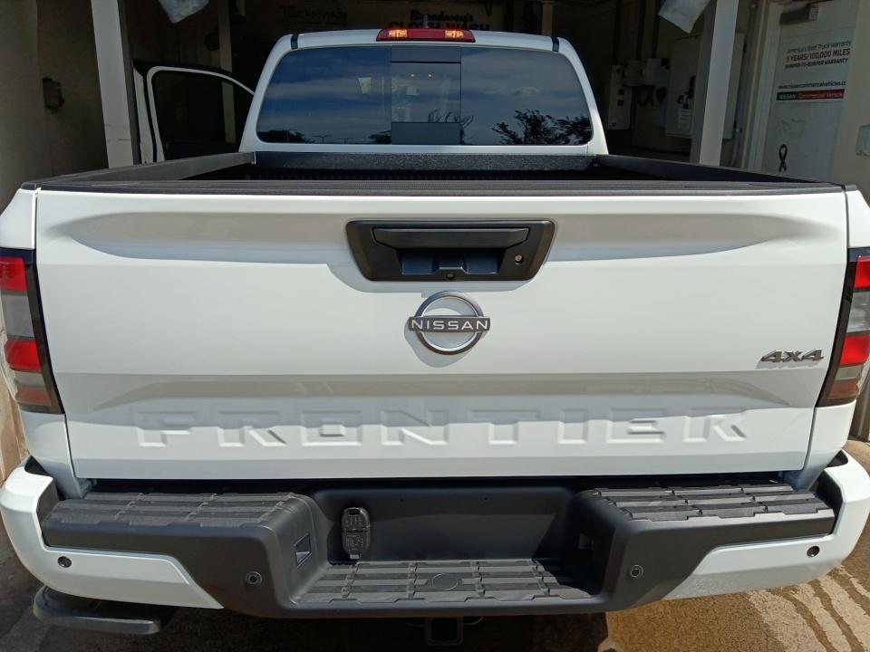 2027 Nissan Frontier SV