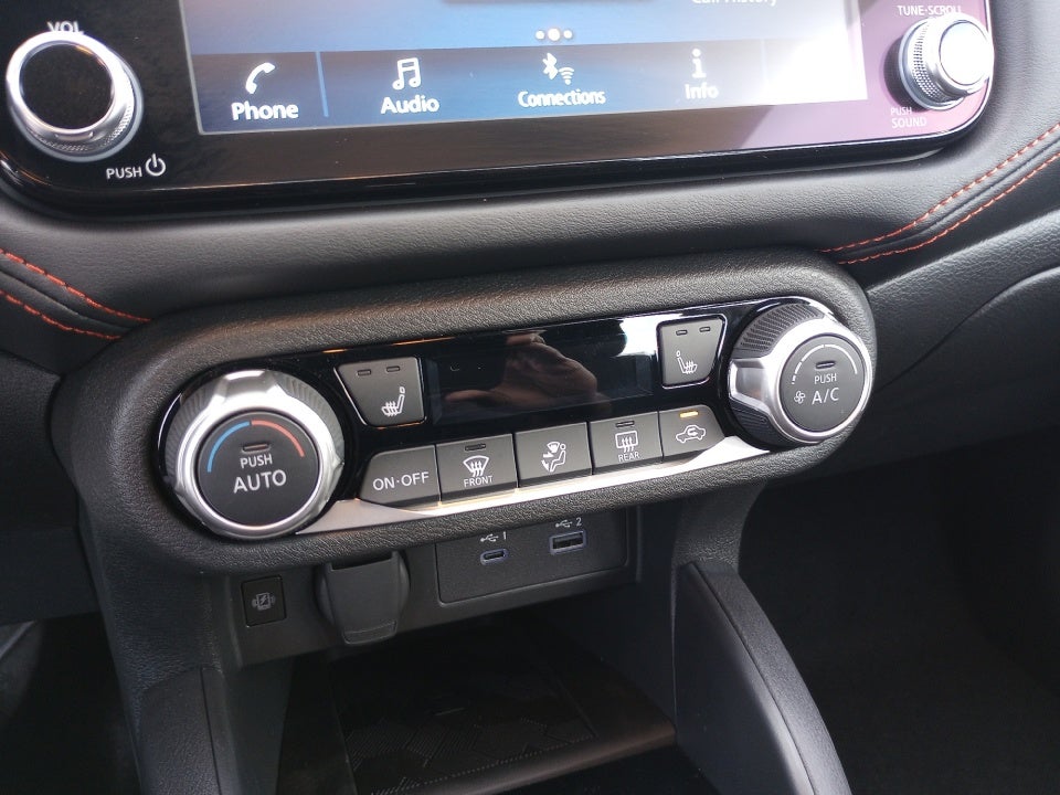 2025 Nissan Versa 1.6 SR