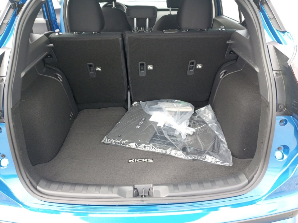 2025 Nissan Kicks SR FWD