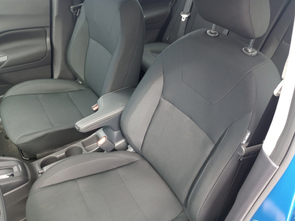 2025 Nissan Kicks SR FWD