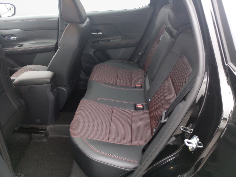 2025 Nissan Kicks SR FWD