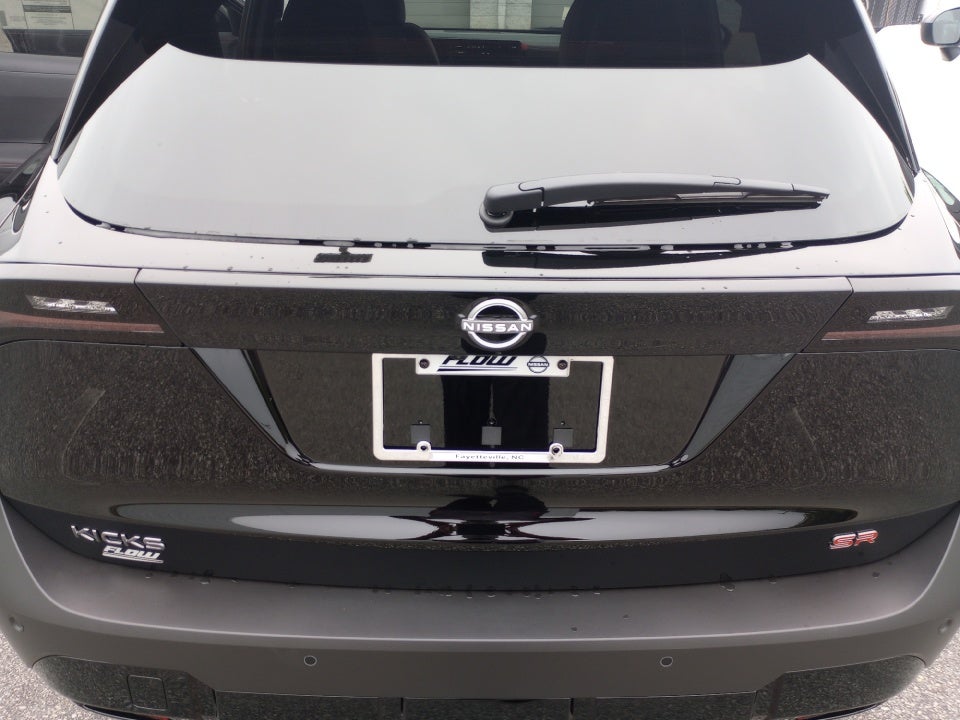 2025 Nissan Kicks SR FWD