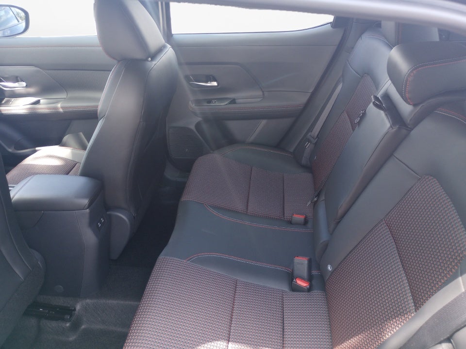 2025 Nissan Kicks SR FWD