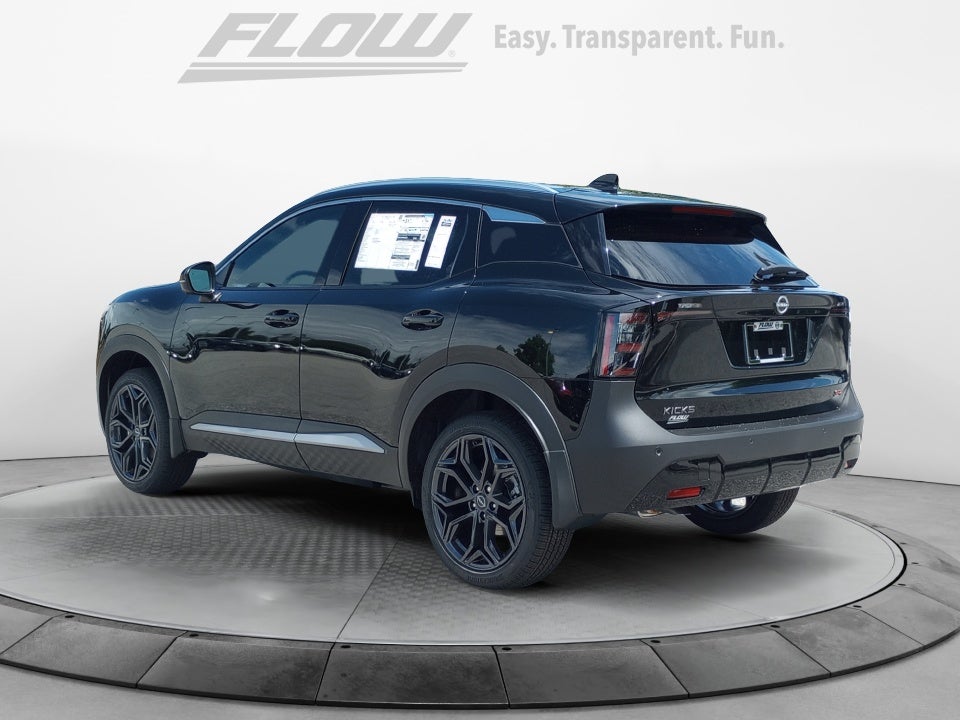2025 Nissan Kicks SR FWD