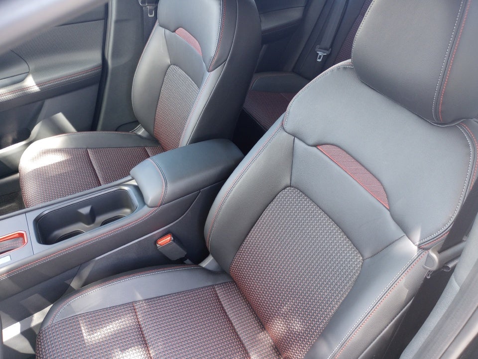 2025 Nissan Kicks SR FWD