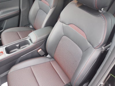 2025 Nissan Kicks SR FWD