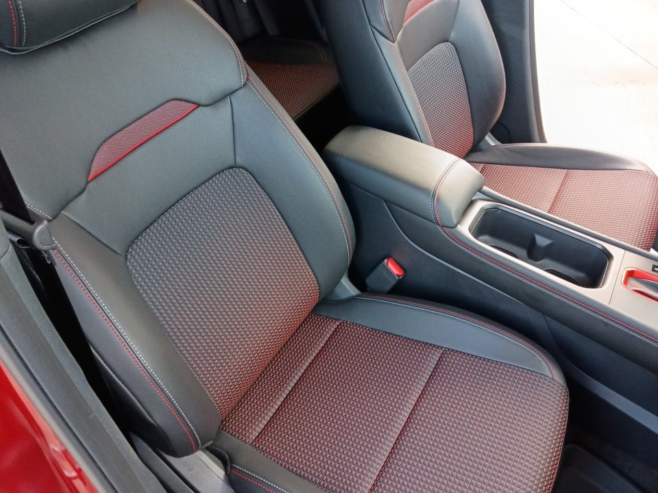 2025 Nissan Kicks SR FWD