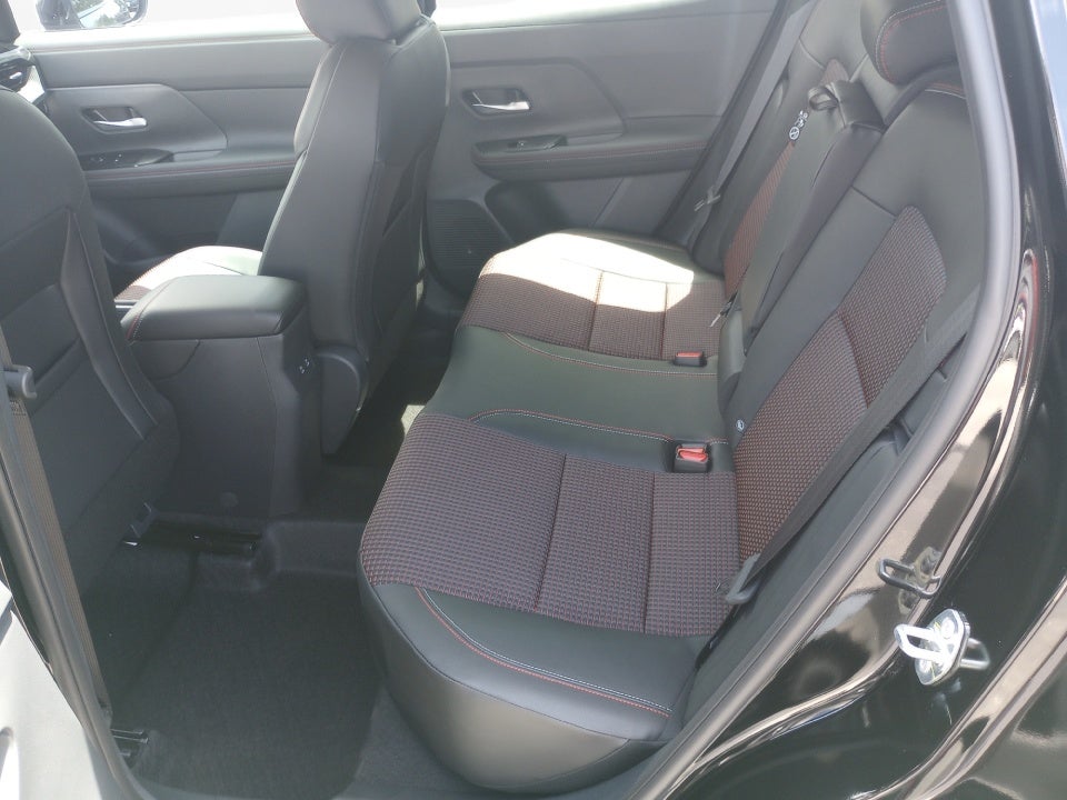 2025 Nissan Kicks SR FWD