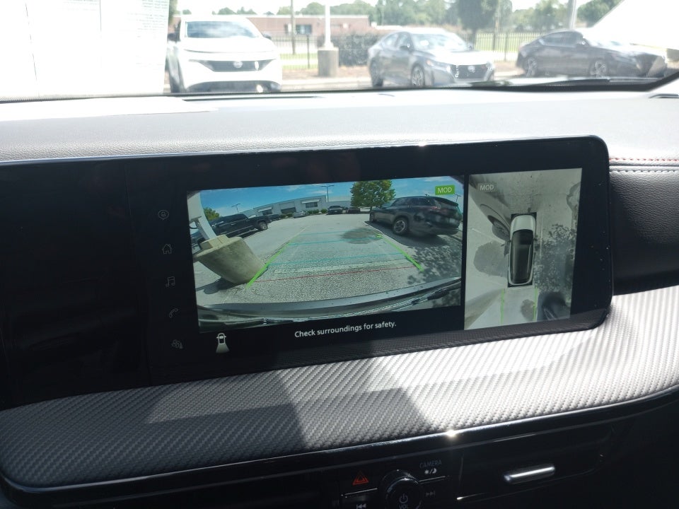 2025 Nissan Kicks SR FWD