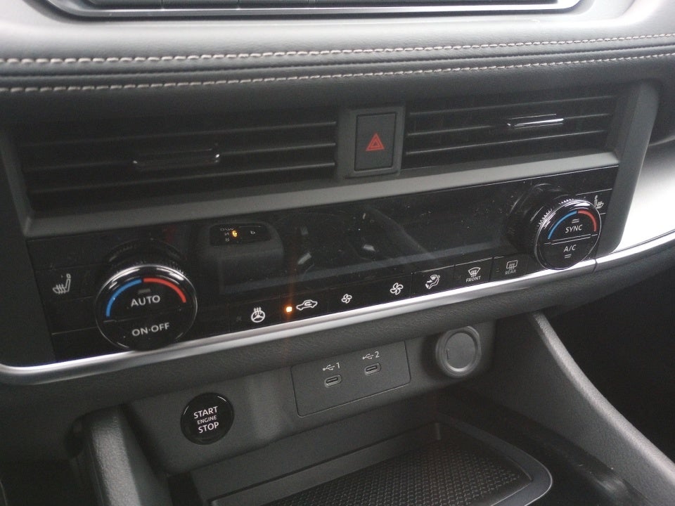 2026 Nissan Rogue SV