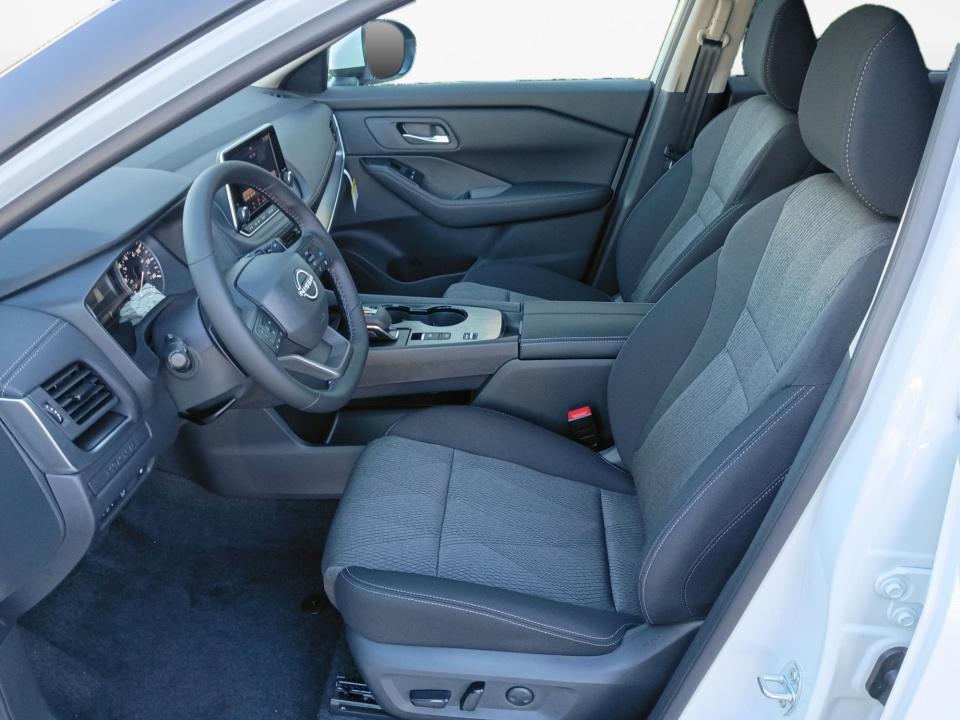 2027 Nissan Rogue SV