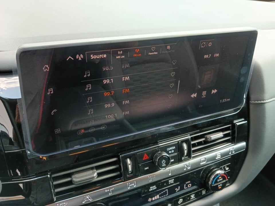 2026 Nissan Pathfinder SV