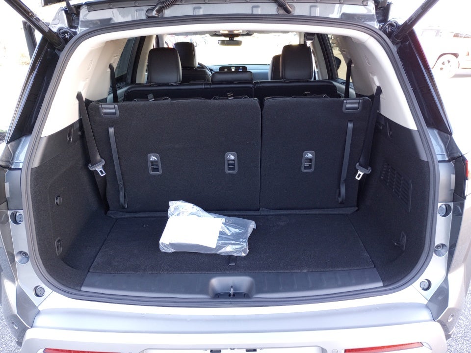 2023 Nissan Pathfinder SL FWD