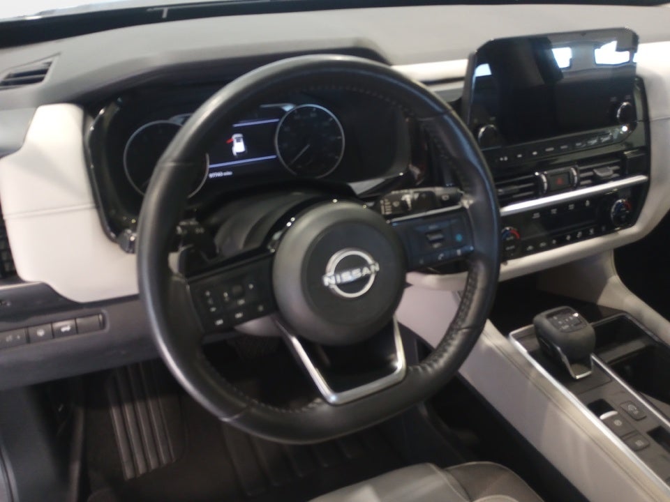 2022 Nissan Pathfinder SL 2WD