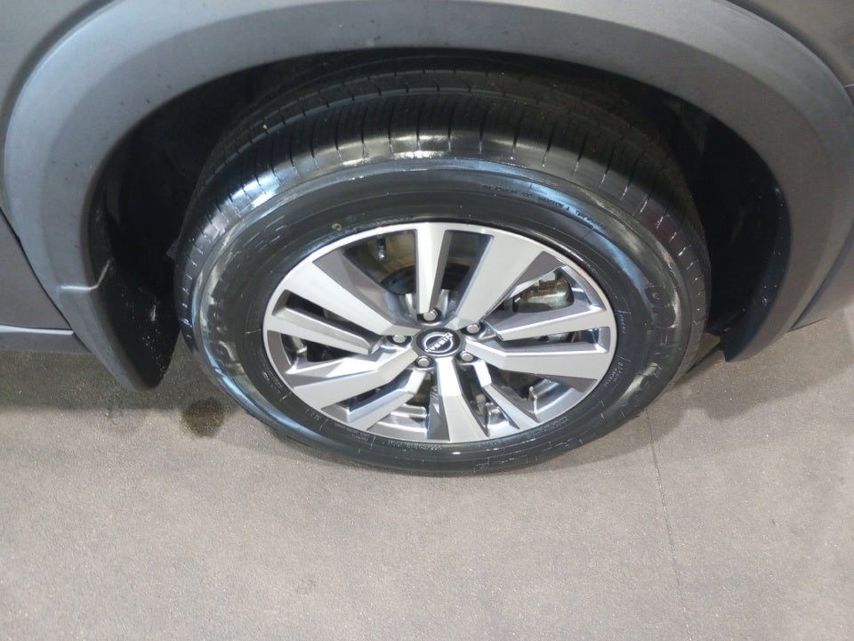 2022 Nissan Pathfinder SL 2WD