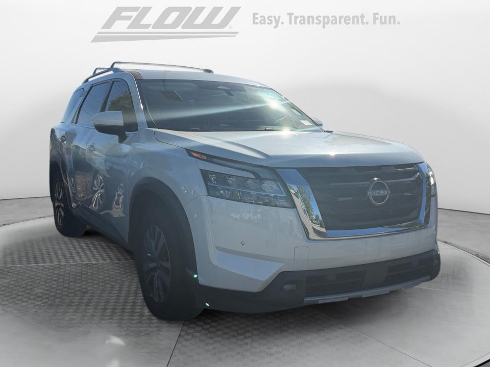 2022 Nissan Pathfinder SL