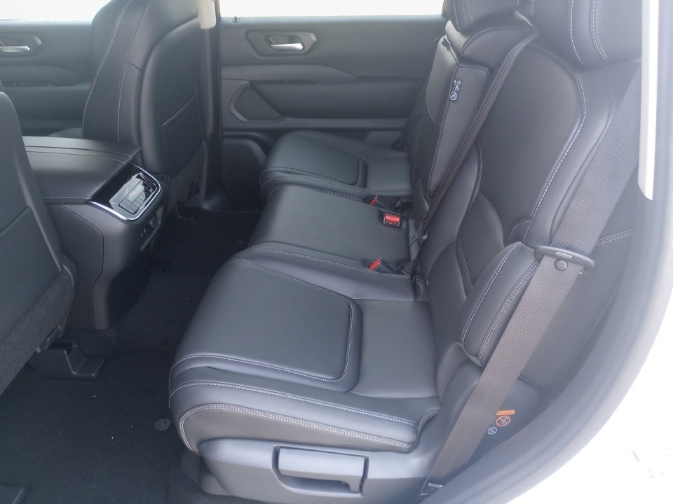 2025 Nissan Armada SV