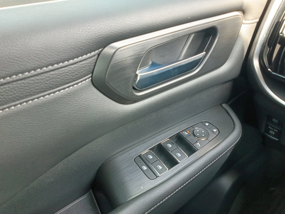 2025 Nissan Armada SV