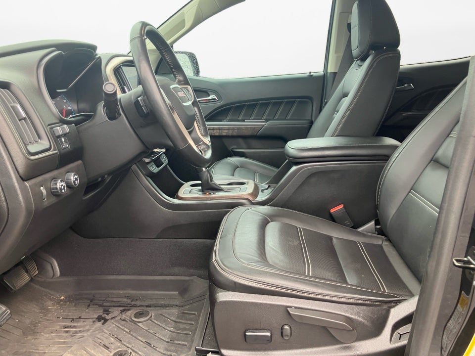 2022 GMC Canyon 4WD Crew Cab Short Box Denali