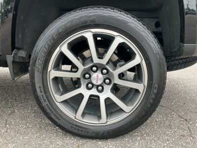 2022 GMC Canyon 4WD Crew Cab Short Box Denali