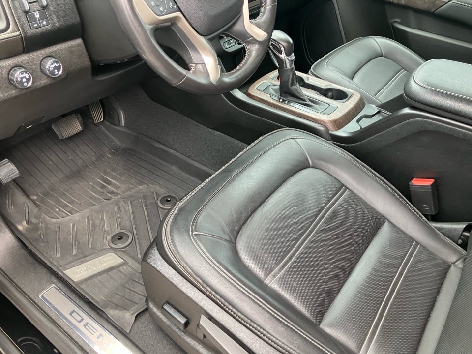 2022 GMC Canyon 4WD Crew Cab Short Box Denali