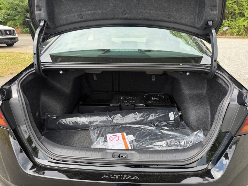 2026 Nissan Altima SR FWD