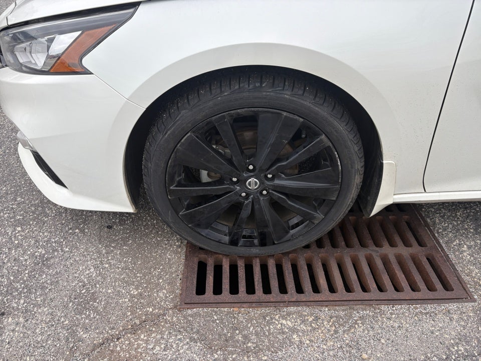 2022 Nissan Altima SR FWD