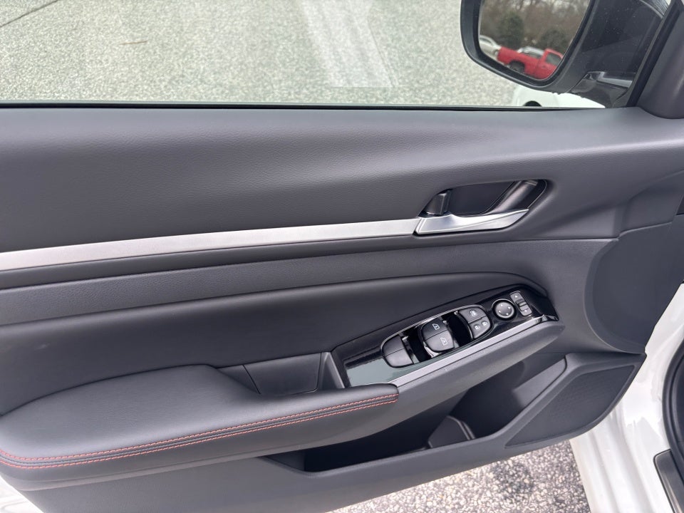 2025 Nissan Altima SR FWD