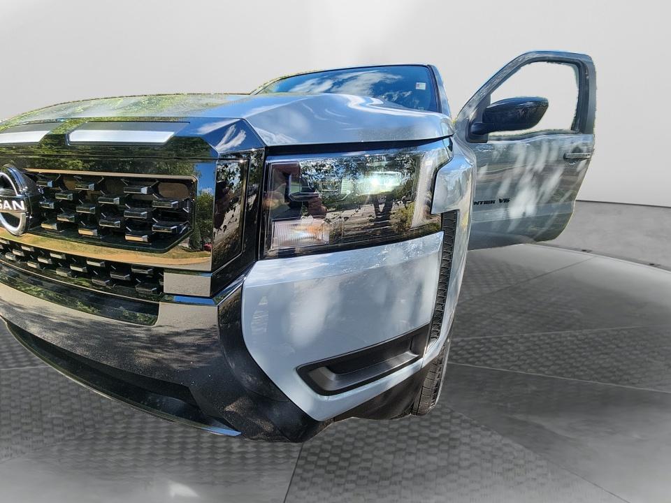 2027 Nissan Frontier SV