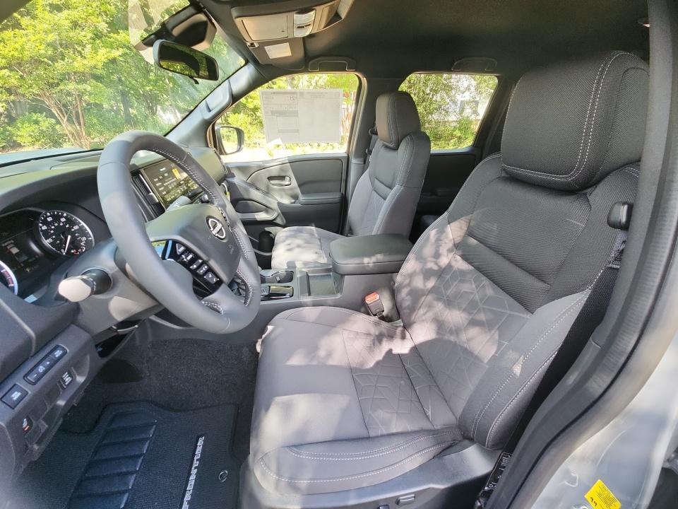 2027 Nissan Frontier SV