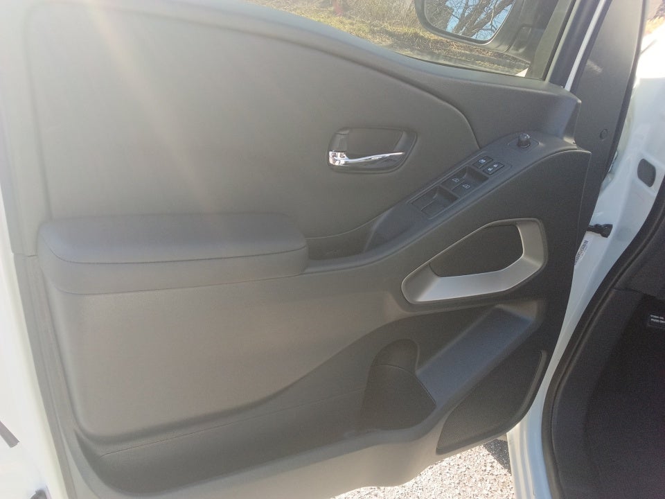 2026 Nissan Frontier Crew Cab SV 4x2