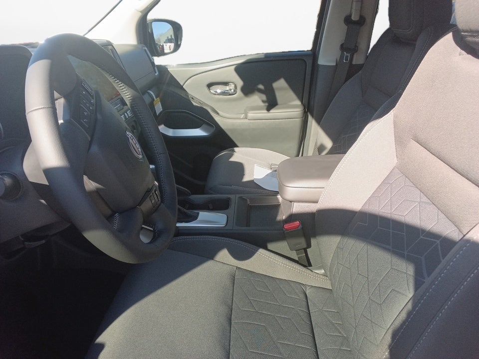 2026 Nissan Frontier Crew Cab SV 4x2