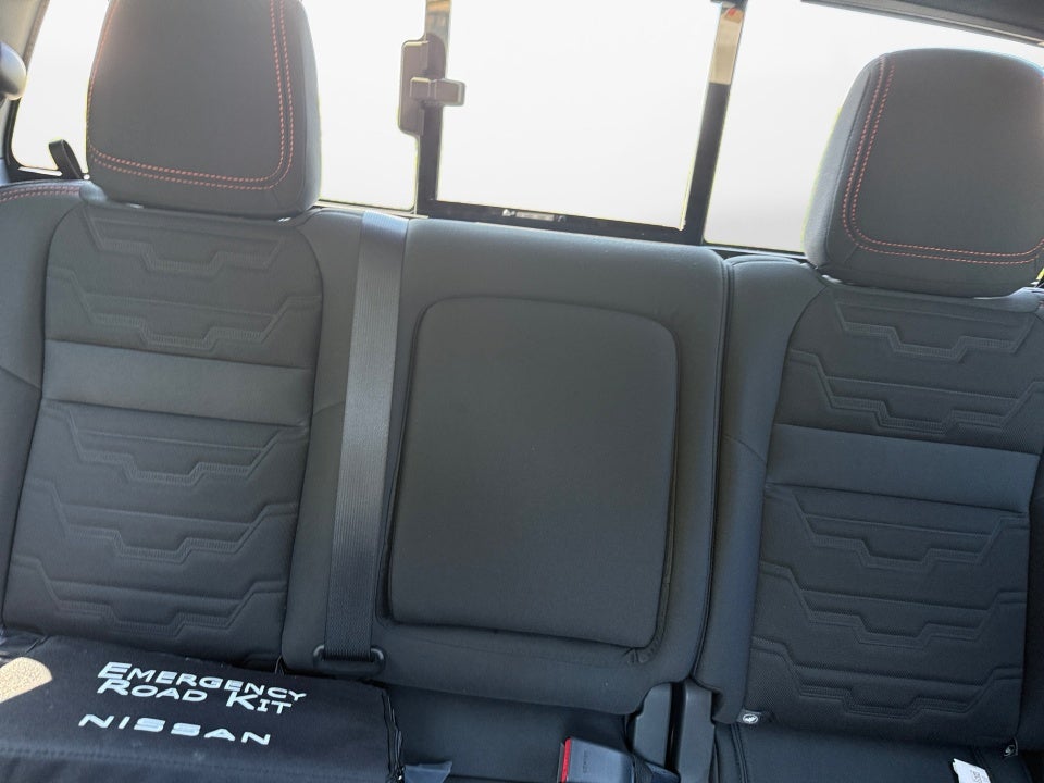 2025 Nissan Frontier Crew Cab PRO-4X 4x4