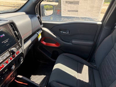 2025 Nissan Frontier Crew Cab PRO-4X 4x4